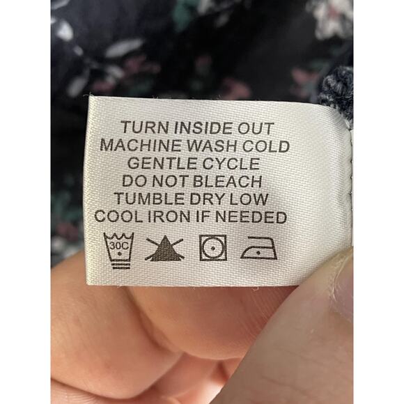 Orvis Shirt Womens Small Navy Blue Floral 3/4 Sleeve Scoop Neck Pocket 2SKL - Picture 8 of 10